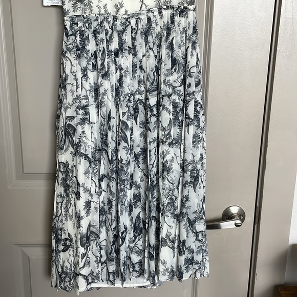 MAXMARA Studio Flares Dress with 3D embellishments - Picture 13 of 15